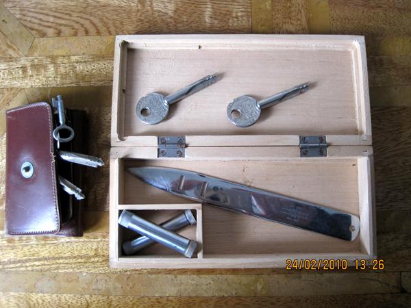 bc543_tools_in_box.jpg