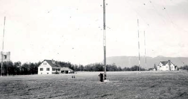 port_grey_antenna_array.jpg