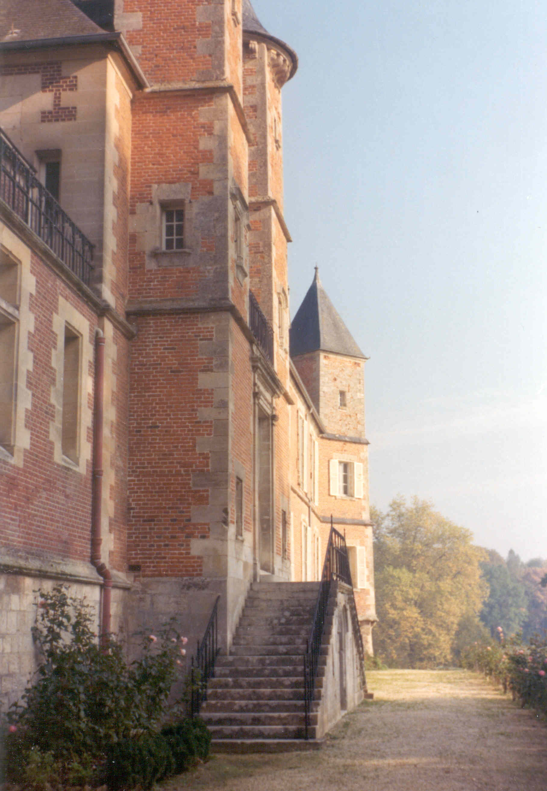 Chateau de Bellinglise, Picardy, November 1975