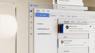 Um ecrã de computador com um e-mail