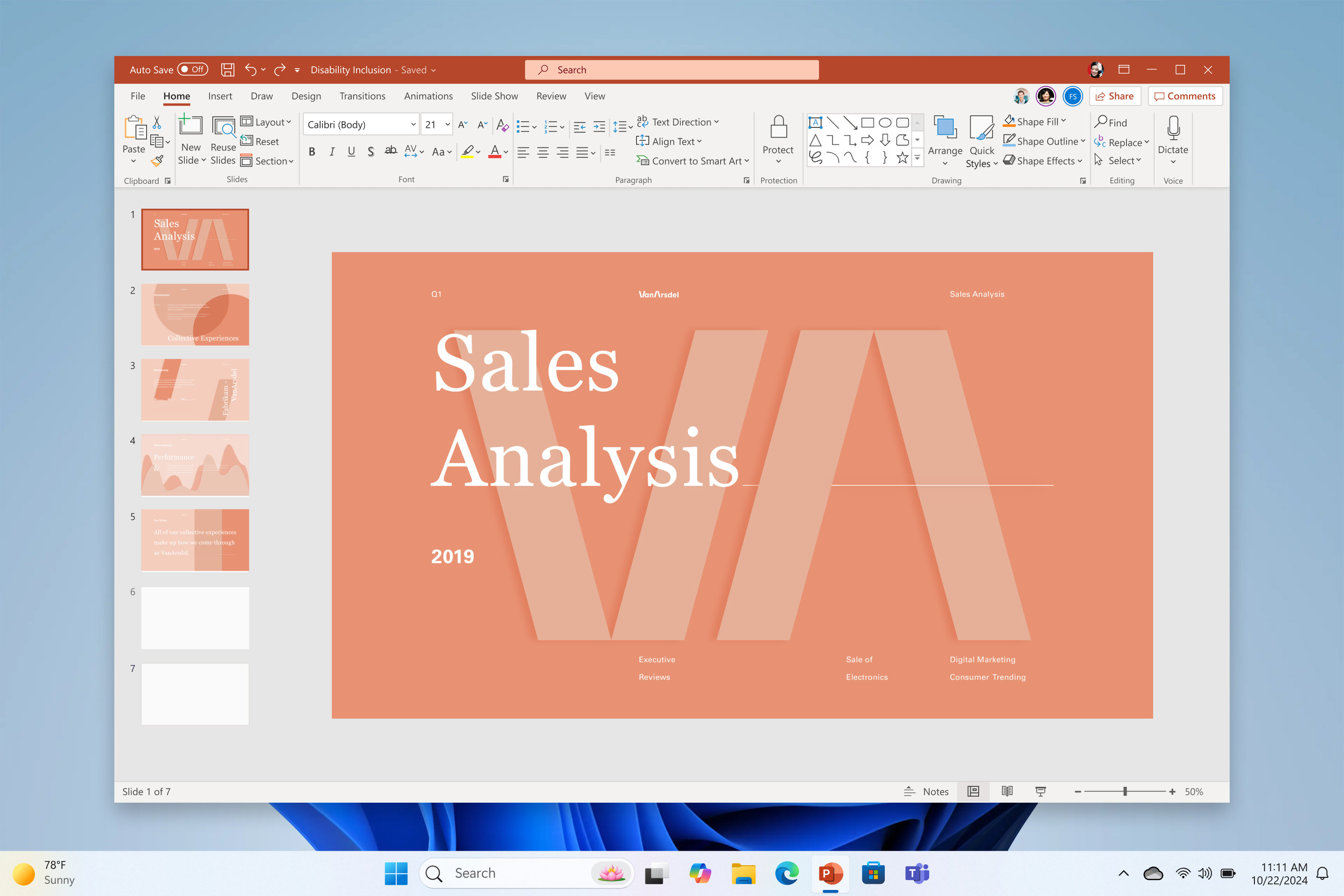 En PowerPoint-fil åben på en computerskærm