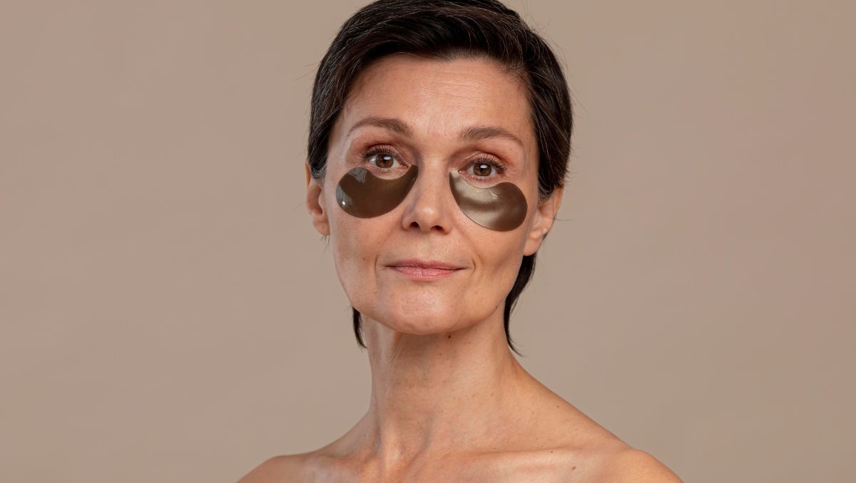 A pesar de que la causa más conocida es el cansancio, las bolsas en los ojos pocas veces tienen un solo origen. Julie García, cosmeatra comparte recomendaciones