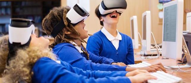 Students use virtual reality goggles