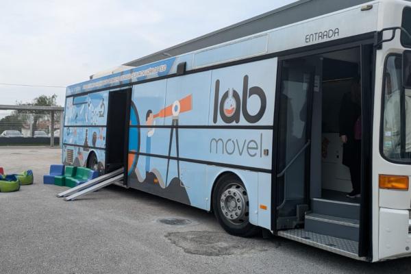 The mobile science bus lab