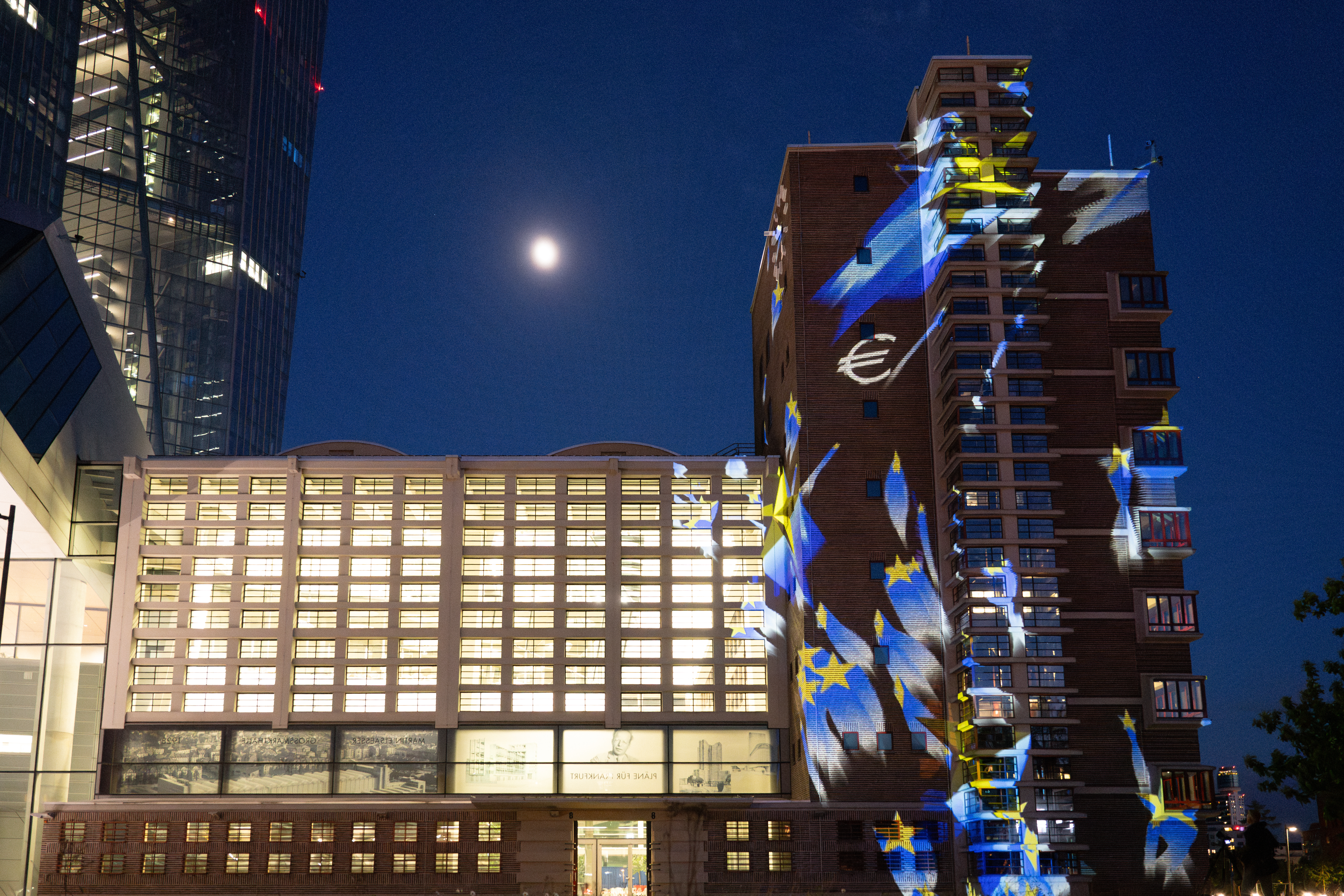Iluminación del edificio del BCE con motivo del Día de Europa