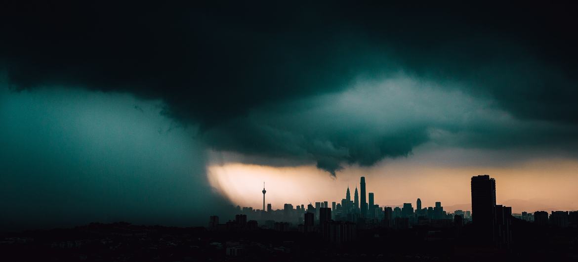 © Unsplash/Nahil Naseer Storm approaching Kuala Lumpur, Malaysia.
