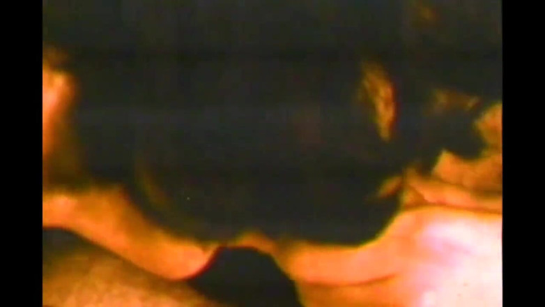 Vintage megastore: Vintage MILF tyłek jebana po przegranej w Strip Poker (pełny film)