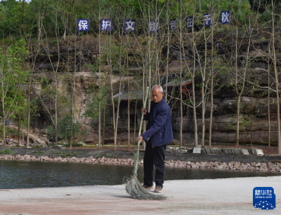 73岁老人守护文物41年