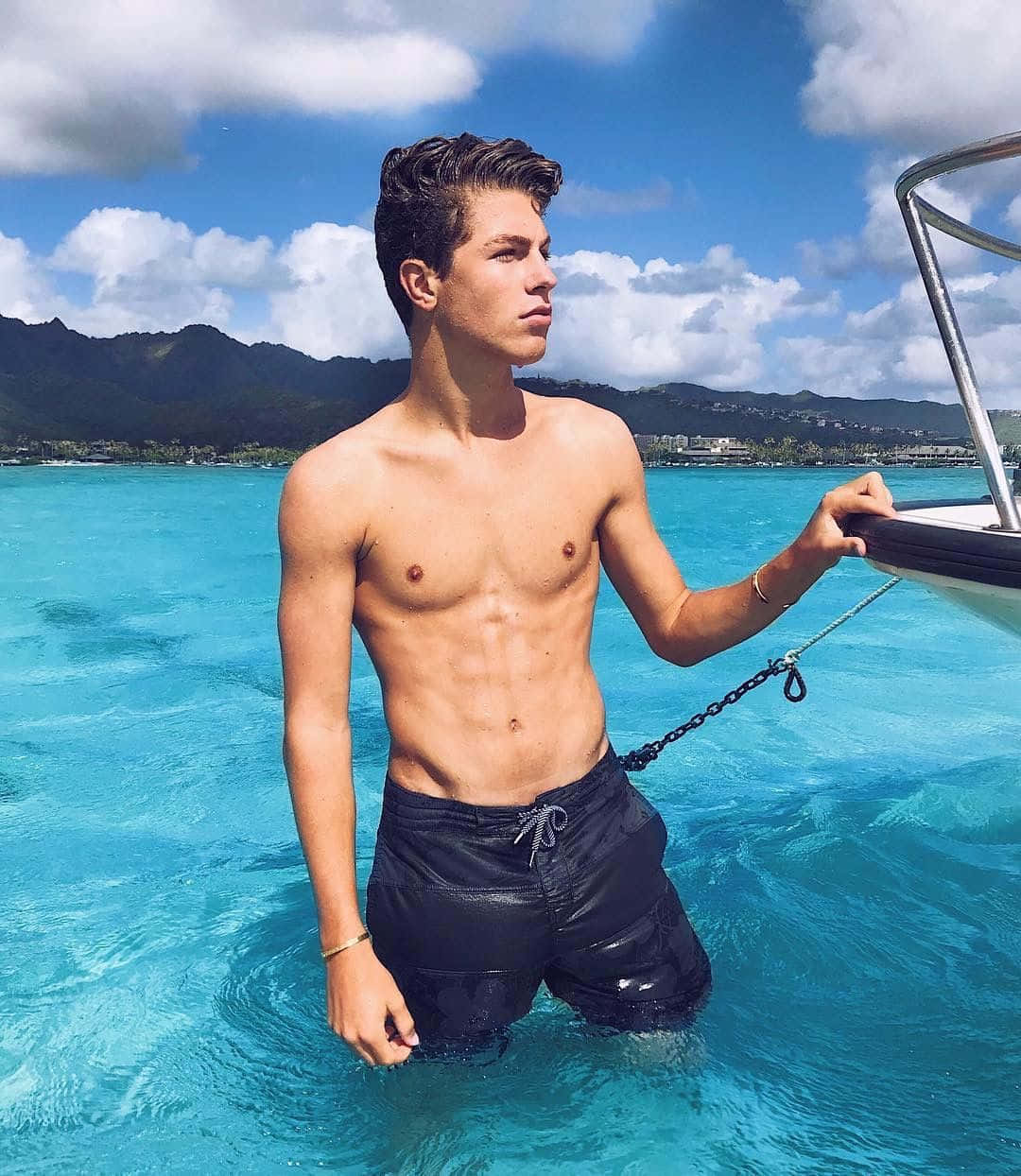 Benazelart Lever Sitt Bästa Liv