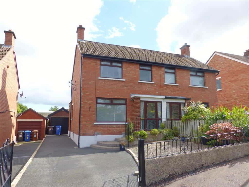 Vue À Couper Le Souffle De La Ville De Lisburn, Royaume-uni Fond d'écran