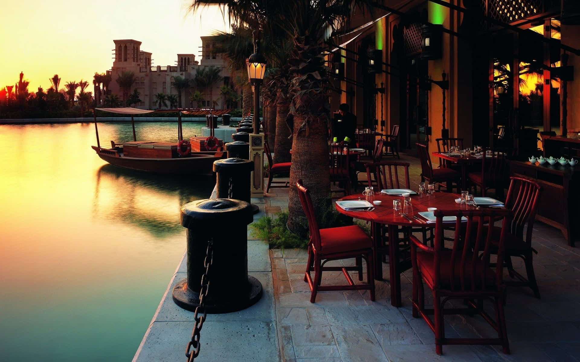 Unescritorio Con Estilo Y Acogedor. Fondo de pantalla