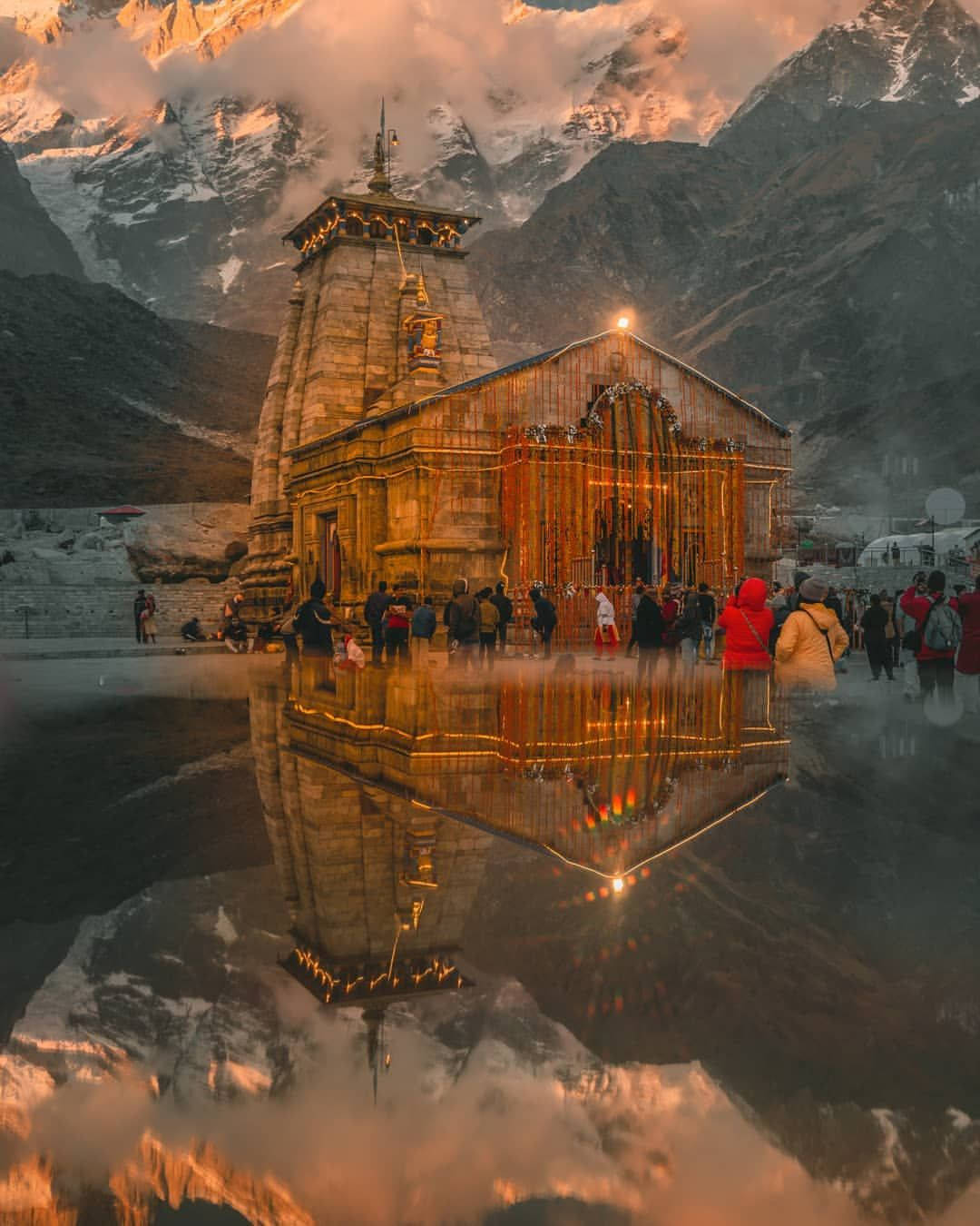 Kedarnathtempel Reflektion 4k. Wallpaper