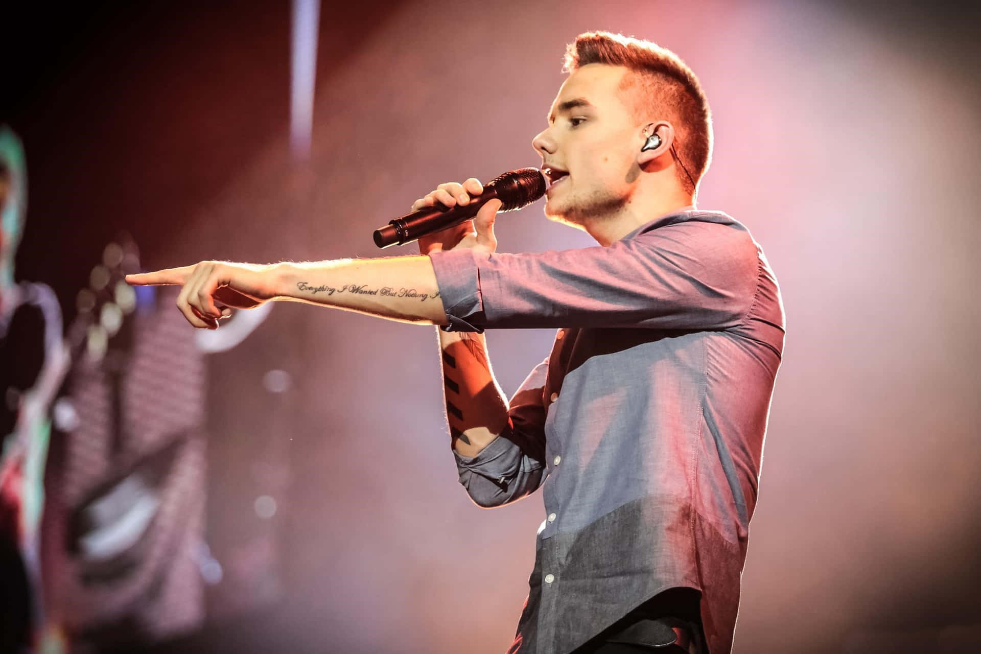Cantandoen El Escenario Liam Payne Fondo de pantalla