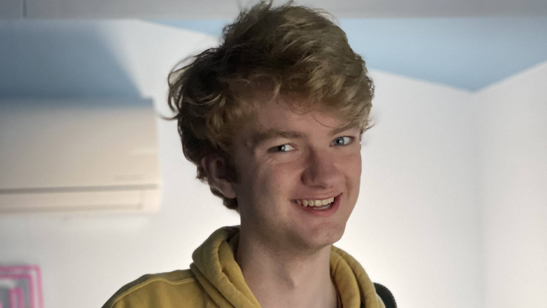 Thomas Simons Tommyinnit Achtergrond