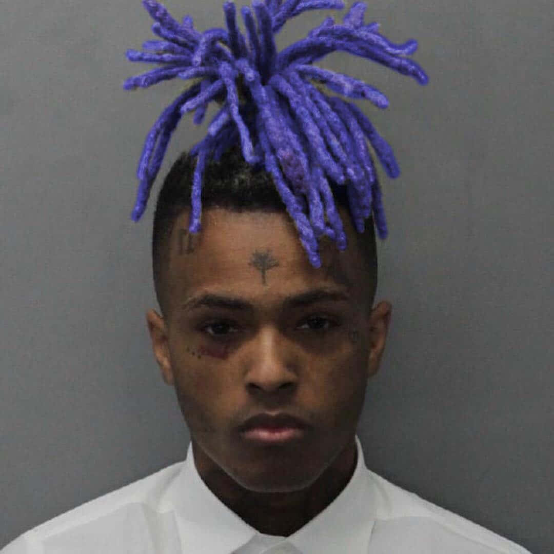 Potret Dinamis Xxxtentacion Dengan Rambut Biru Wallpaper