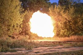 Servicemen of the 141st Separate Mechanized Brigade of the Ukrainian Armed Forces fire a tank towards Russian troops, at a position near a front line, amid Russia's attack on Ukraine, in Donetsk region, Ukraine September 3, 2025. REUTERS/Stringer