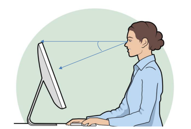 En kvinna vid en dator