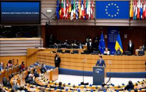 An image showing Justin Trudeau addressing the Brussels plenary during his visit in March 2022.