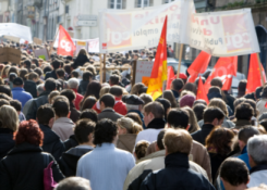 Emploi et relations sociales