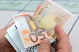 Banki niezbyt chętnie proponują ugody zadłużonym w dolarach i euro