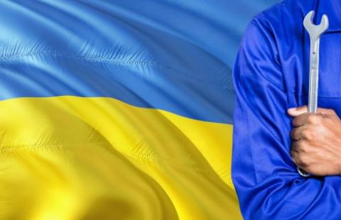 Firmy powinny zacząć weryfikację pobytu zatrudnionych Ukraińców