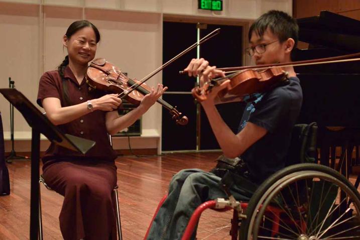  Midori Goto shares the stage at Suntory Hall with an extraordinary fellow musician