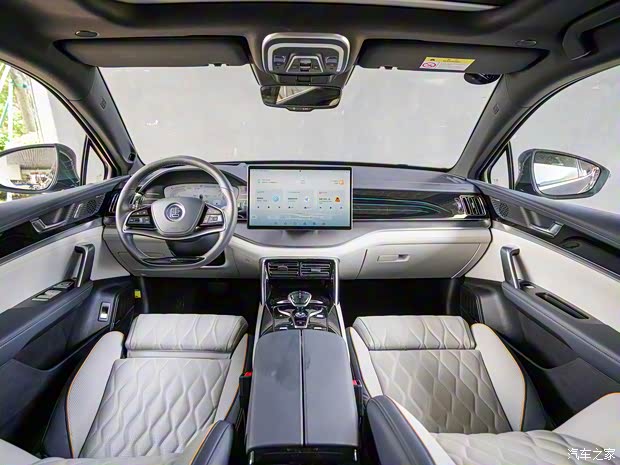 比亚迪 唐新能源 2022款 DM-p 215KM 四驱旗舰型 比亚迪 唐新能源 2022款 DM-p 215KM 四驱旗舰型