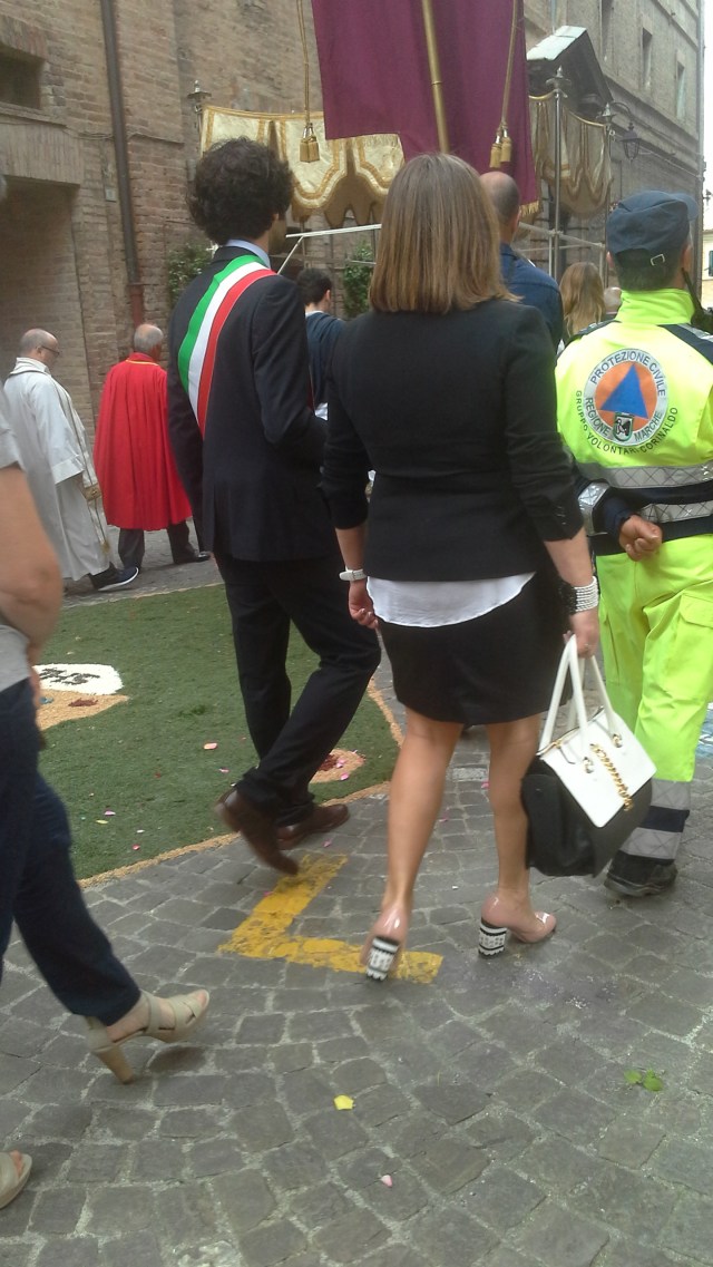 mayor-walking-in-cc-procession