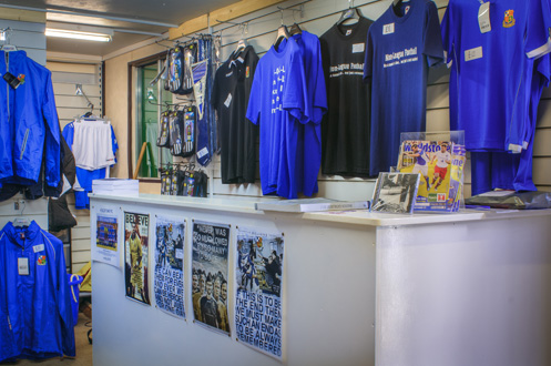 Wealdstone FC Megastore 006 Wealdstone FC Megastore 006