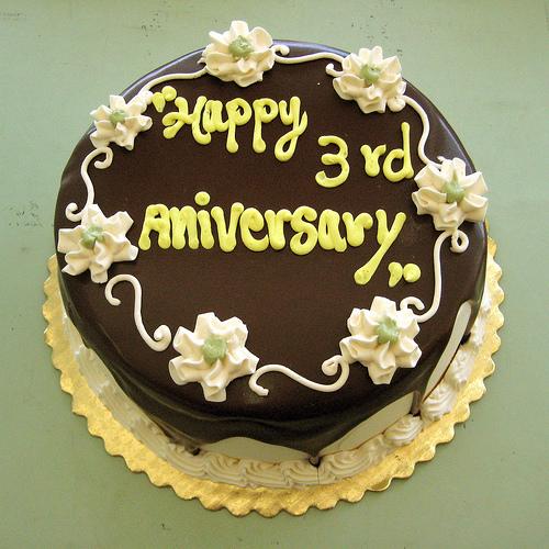 happy-anniversary-cake-500x500