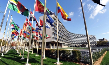 batiment-unesco-drapeaux