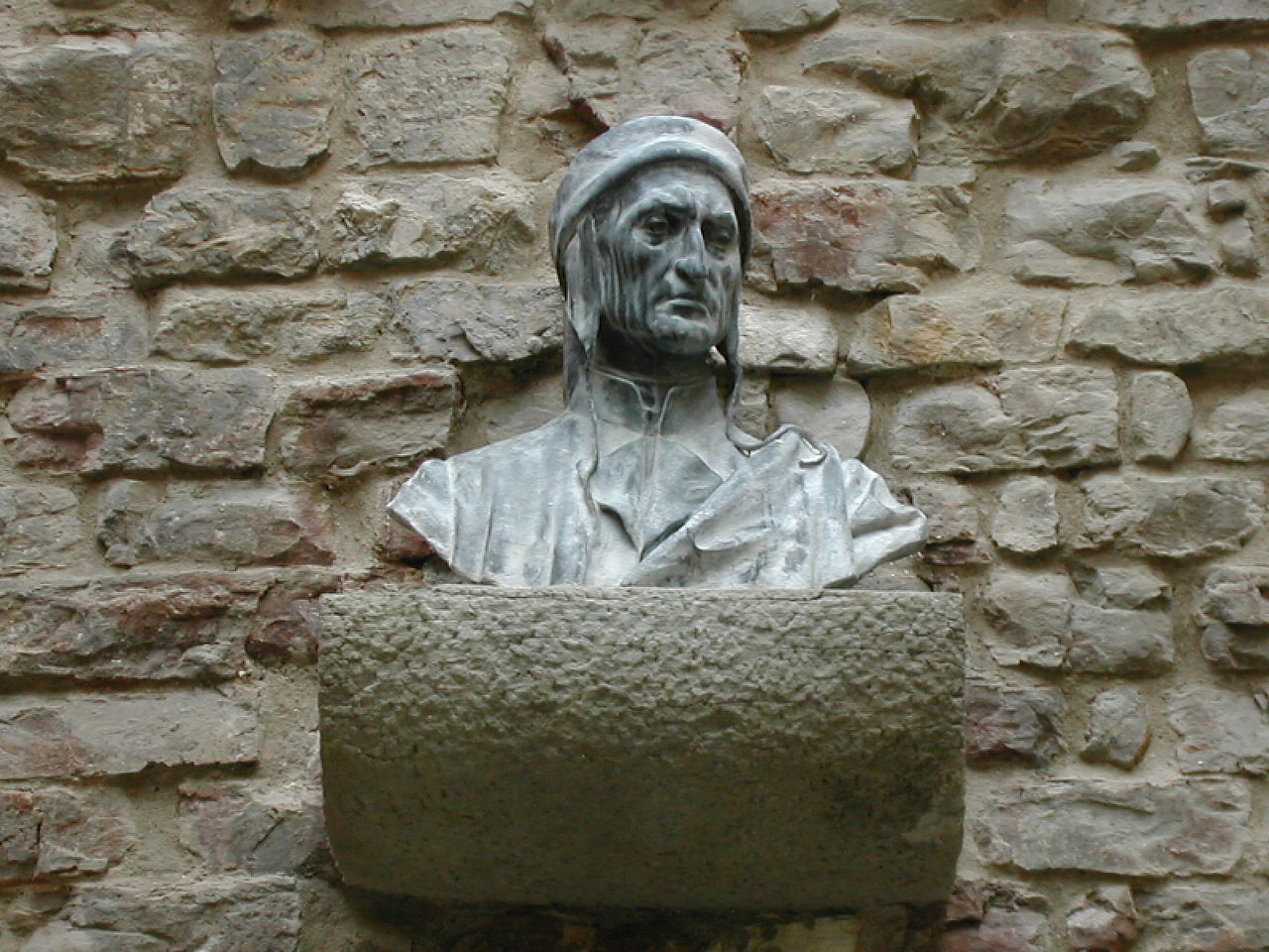 Bust of Dante on Dante&#039;s House in Florence.