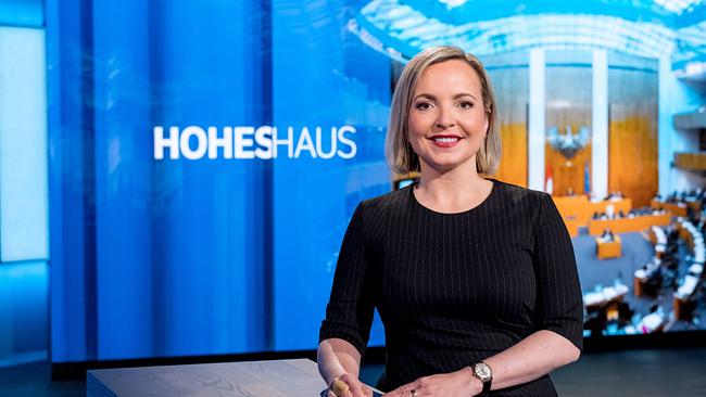 © ORF/Hans Leitner Rebekka Salzer präsentiert "Hohes Haus".