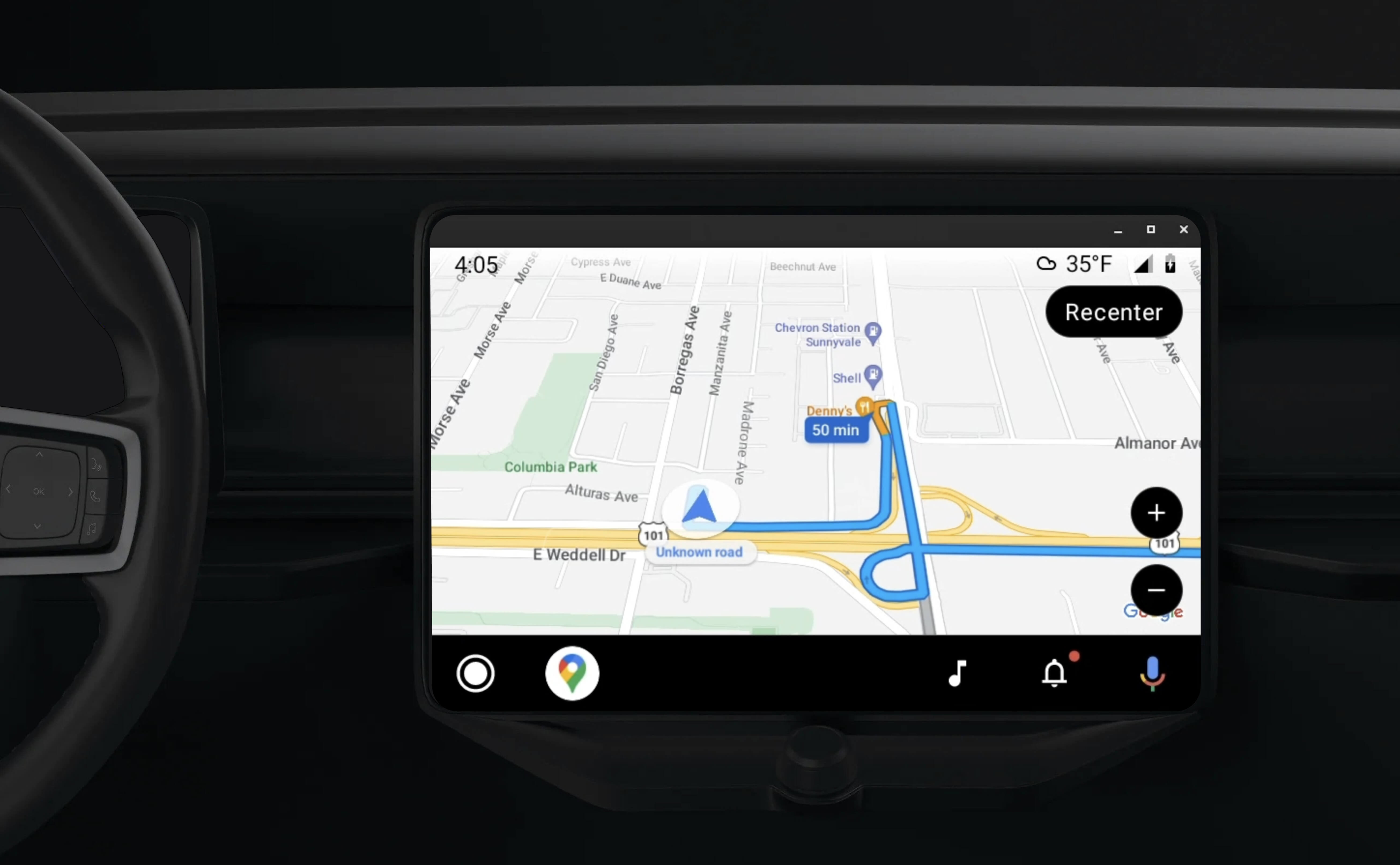 Główna jednostka sterująca w tablicy rozdzielczej, która wyświetla nawigację z objaśnieniami w aplikacji obsługującej Androida Auto.