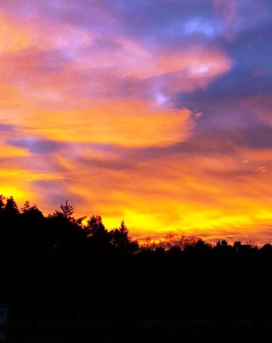Bavarian sunset (Picture by Susanne Schuberth, colors enhanced by Michael Clark)