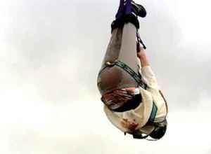 bungee jumper shits himself