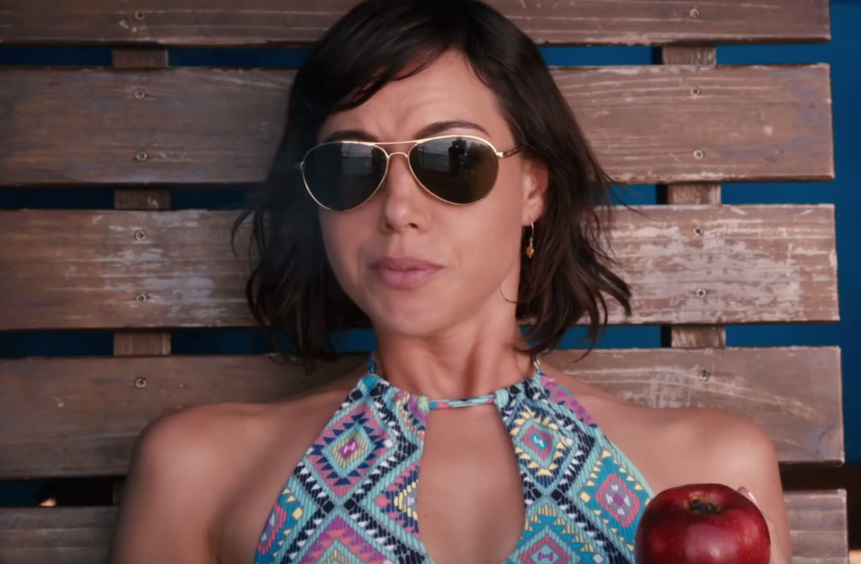 Aubrey-Plaza-sunglasses-2