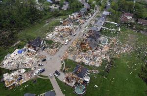 MO storms 22 april 11 AP photo