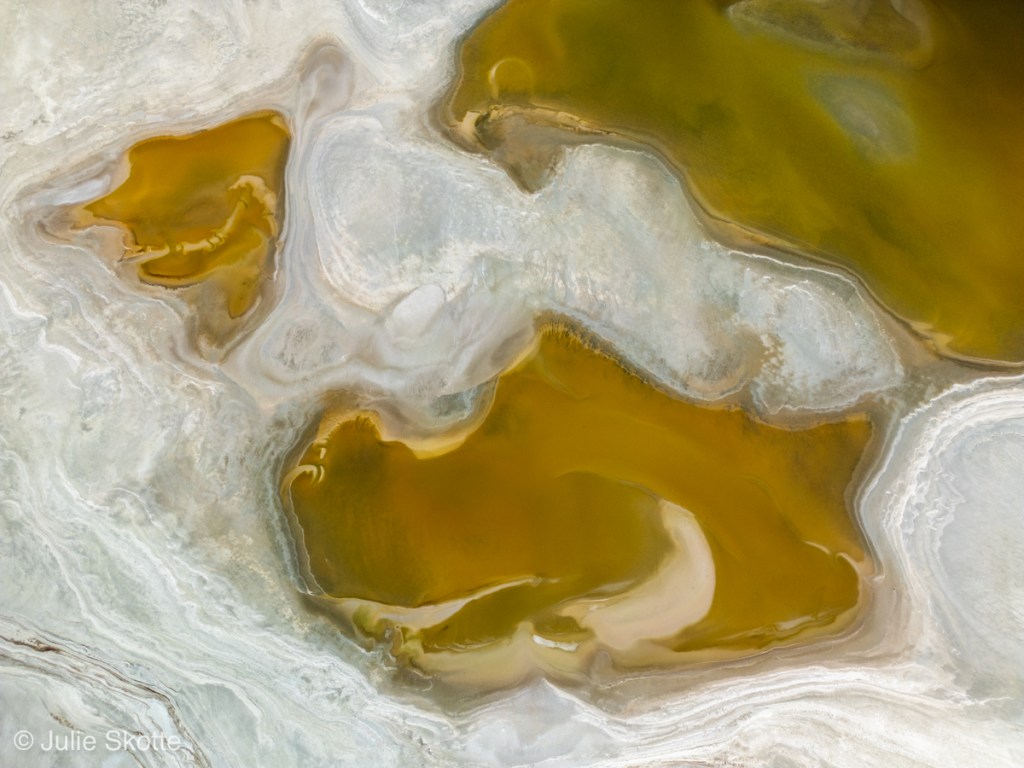 Former i landskabet omkring Owens Lake i Californien, USA.