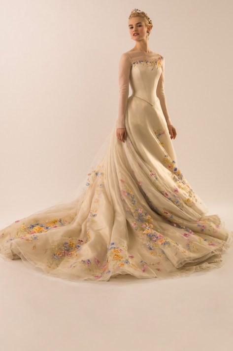 I'm not normally a huge fan of wedding dresses but this one was pretty nice. Surprisingly subdued, but look at the embroidery on it! Lovely.