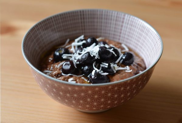 choco-chia-and-berry-pudding-vf-1024x693