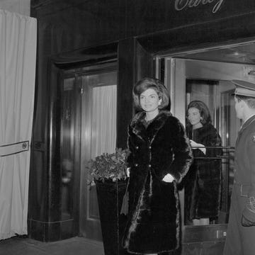 Portrait of Jackie Kennedy with Sister Lee Radziwill portrait of jackie kennedy with sister lee radziwill