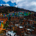 urbe. Revista Brasileira de Gestão Urbana and the contributions to thinking about urbanism in Latin America Photograph of a city with many colorful buildings.