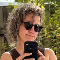 Profile Image for Rachelle Miller.