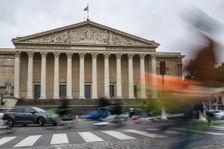 Onze voix pour, 37 contre : les députés ont largement rejeté en commission dans la nuit de mercredi à jeudi 23 octobre 2025 la partie recettes du budget de l’État pour 2026.