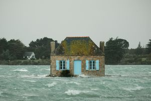 Après le passage de la tempête Ciaran le 2 novembre 2023 à Saint-Cado, dans le Morbihan.