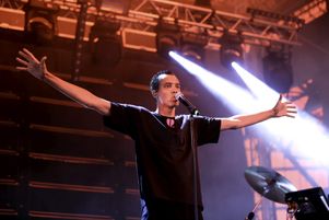 Respire, de l’écrivain et chanteur Gaël Faye, a ouvert le bal le 13 mars pour ce projet en chansons sur le thème de l’air.