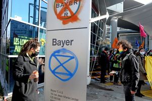 Manifestation contre les pesticides devant le siège de Bayer à Lyon, le 19 mars 2021.
