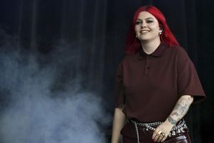 Louane en juillet dernier au Zénith de Nancy. La chanteuse a officialisé jeudi 30 janvier 2025 sa participation à l’Eurovision en mai prochain.