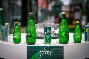 Nestlé a détruit, en avril 2024, deux millions de bouteilles Perrier, après avoir constaté une dégradation de la qualité de l’eau dans l’un de ses puits du Gard.